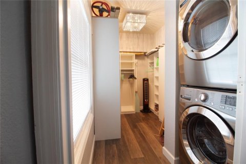 Condo in Saint Petersburg, Florida, 1 bedroom  № 1902688 - photo 16