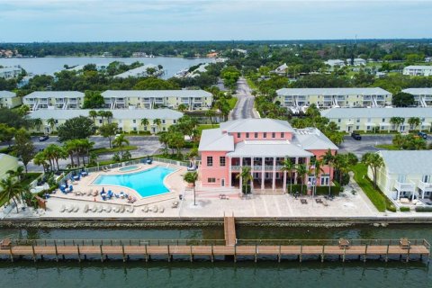 Condo in Saint Petersburg, Florida, 1 bedroom  № 1902688 - photo 23