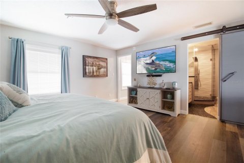 Condo in Saint Petersburg, Florida, 1 bedroom  № 1902688 - photo 13
