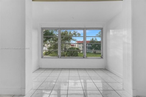 Condominio en venta en Sunrise, Florida, 1 dormitorio, 59.46 m2 № 1965279 - foto 14