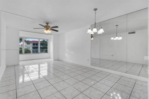 Condominio en venta en Sunrise, Florida, 1 dormitorio, 59.46 m2 № 1965279 - foto 11