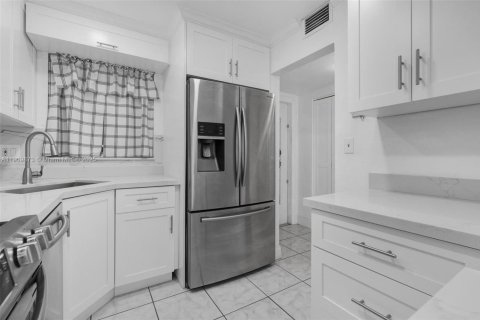 Condominio en venta en Sunrise, Florida, 1 dormitorio, 59.46 m2 № 1965279 - foto 6