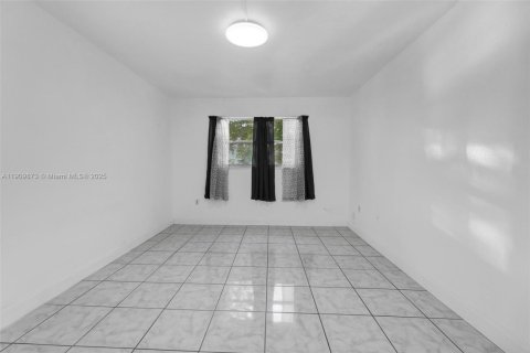 Condominio en venta en Sunrise, Florida, 1 dormitorio, 59.46 m2 № 1965279 - foto 21