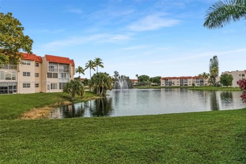 Condominio en venta en Sunrise, Florida, 1 dormitorio, 59.46 m2 № 1965279 - foto 2