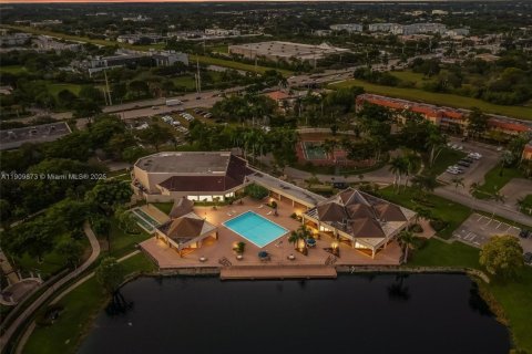 Condominio en venta en Sunrise, Florida, 1 dormitorio, 59.46 m2 № 1965279 - foto 26