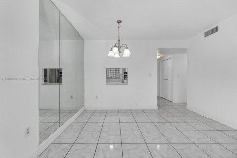 Condominio en venta en Sunrise, Florida, 1 dormitorio, 59.46 m2 № 1965279 - foto 16