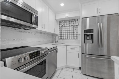 Condominio en venta en Sunrise, Florida, 1 dormitorio, 59.46 m2 № 1965279 - foto 8