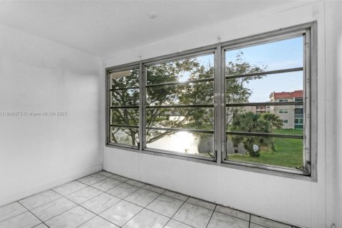 Condominio en venta en Sunrise, Florida, 1 dormitorio, 59.46 m2 № 1965279 - foto 13