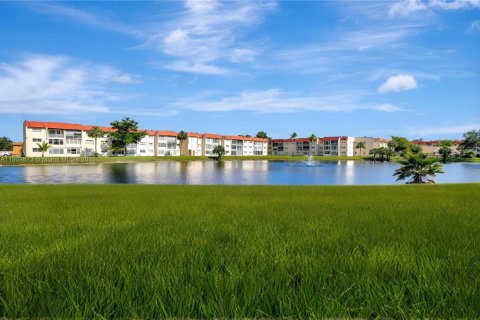 Condominio en venta en Sunrise, Florida, 1 dormitorio, 59.46 m2 № 1965279 - foto 1
