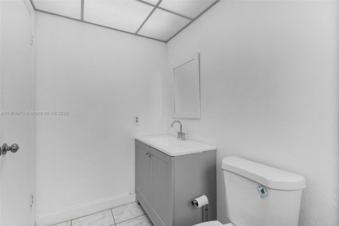 Condominio en venta en Sunrise, Florida, 1 dormitorio, 59.46 m2 № 1965279 - foto 18