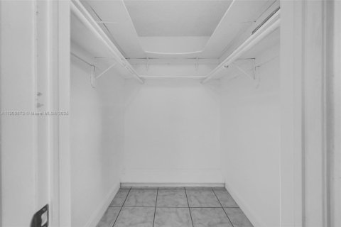 Condominio en venta en Sunrise, Florida, 1 dormitorio, 59.46 m2 № 1965279 - foto 25