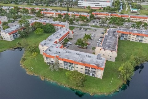 Condominio en venta en Sunrise, Florida, 1 dormitorio, 59.46 m2 № 1965279 - foto 30