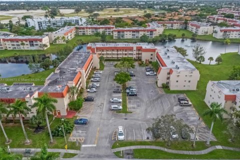 Condominio en venta en Sunrise, Florida, 1 dormitorio, 59.46 m2 № 1965279 - foto 27
