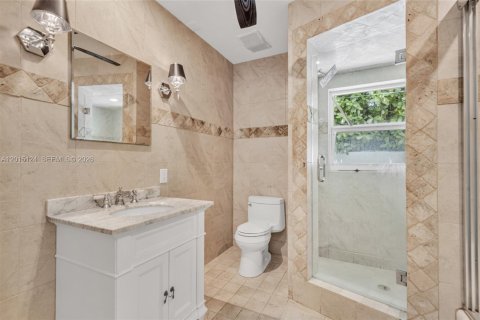 House in Miami, Florida 2 bedrooms, 142.14 sq.m. № 2242422 - photo 24