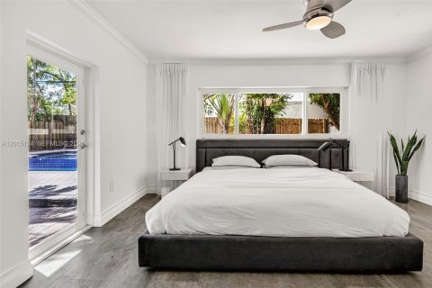 House in Miami, Florida 2 bedrooms, 142.14 sq.m. № 2242422 - photo 23