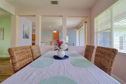 Casa en venta en Dunedin, Florida, 4 dormitorios, 289.86 m2 № 1793952 - foto 9