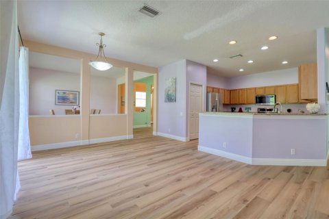 Casa en venta en Dunedin, Florida, 4 dormitorios, 289.86 m2 № 1793952 - foto 5