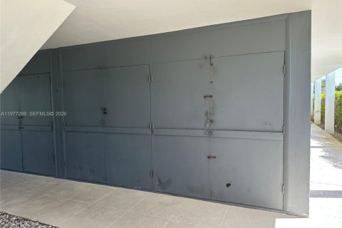 Condo in Deerfield Beach, Florida, 2 bedrooms  № 2041655 - photo 25