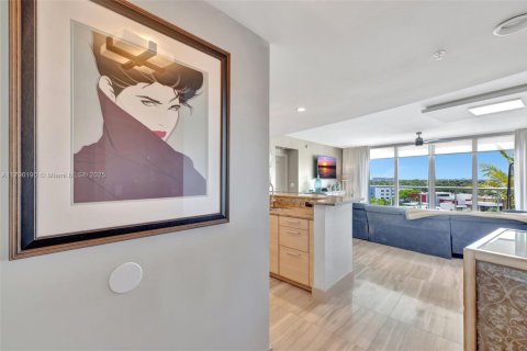 Condo in Pompano Beach, Florida, 2 bedrooms  № 1708316 - photo 4