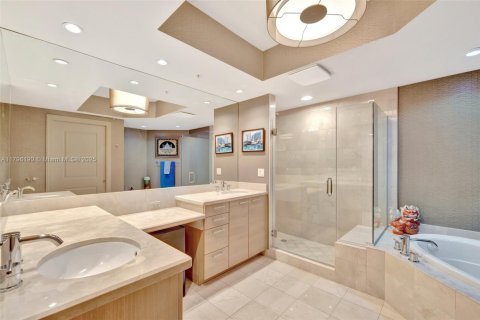 Condo in Pompano Beach, Florida, 2 bedrooms  № 1708316 - photo 26