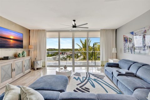 Condo in Pompano Beach, Florida, 2 bedrooms  № 1708316 - photo 12