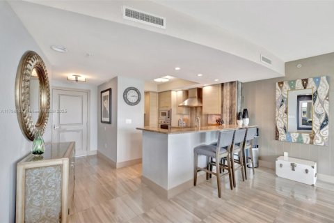 Condo in Pompano Beach, Florida, 2 bedrooms  № 1708316 - photo 10