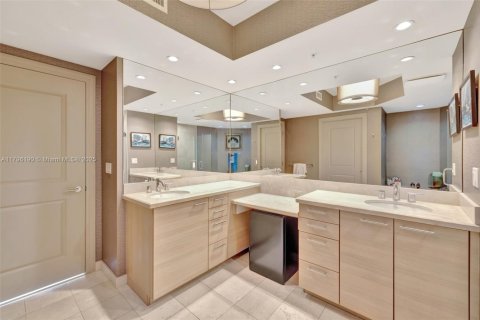 Condo in Pompano Beach, Florida, 2 bedrooms  № 1708316 - photo 25
