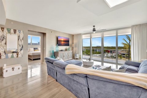 Condo in Pompano Beach, Florida, 2 bedrooms  № 1708316 - photo 16