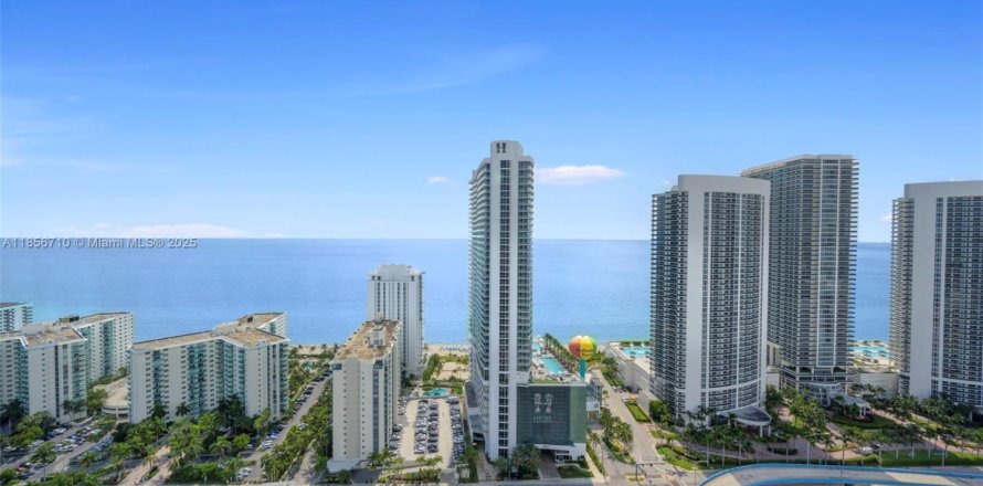 Condo à Hollywood, Floride, 2 chambres  № 1878903