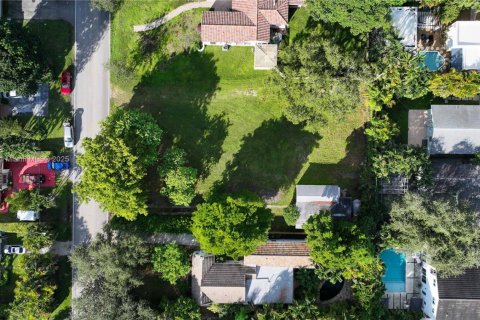 Terreno en venta en El Portal, Florida № 1955848 - foto 5