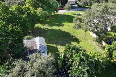 Terreno en venta en El Portal, Florida № 1955848 - foto 4