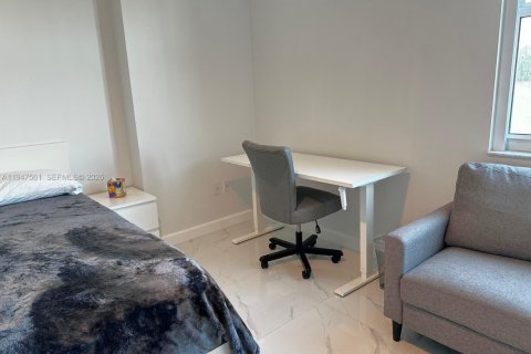 Снять в аренду кондоминиум в Майами, Флорида 1 спальня, 76.55м2, № 2003663 - фото 20