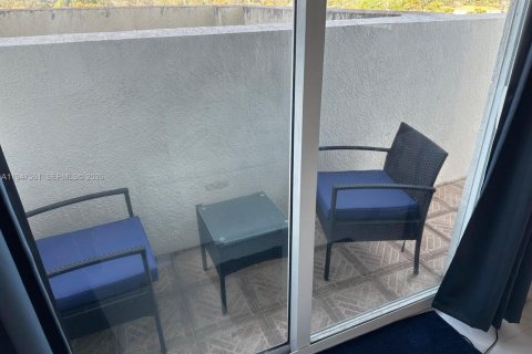 Снять в аренду кондоминиум в Майами, Флорида 1 спальня, 76.55м2, № 2003663 - фото 24