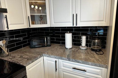 Снять в аренду кондоминиум в Майами, Флорида 1 спальня, 76.55м2, № 2003663 - фото 7