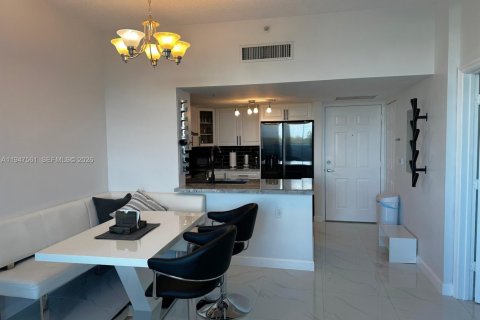 Снять в аренду кондоминиум в Майами, Флорида 1 спальня, 76.55м2, № 2003663 - фото 5