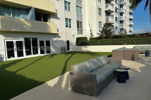 Снять в аренду кондоминиум в Майами, Флорида 1 спальня, 76.55м2, № 2003663 - фото 27
