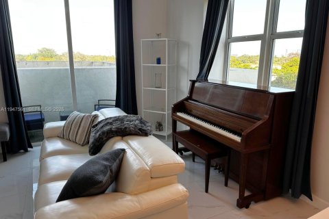 Снять в аренду кондоминиум в Майами, Флорида 1 спальня, 76.55м2, № 2003663 - фото 13