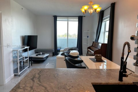 Снять в аренду кондоминиум в Майами, Флорида 1 спальня, 76.55м2, № 2003663 - фото 4