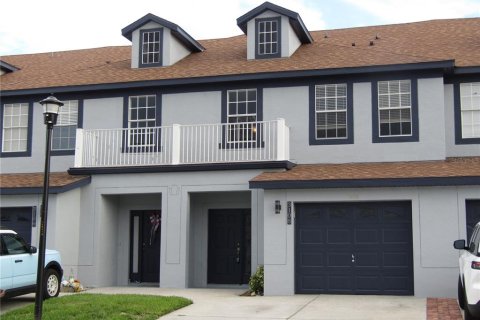 Adosado en Kissimmee, Florida 3 dormitorios, 181.81 m2 № 2290667