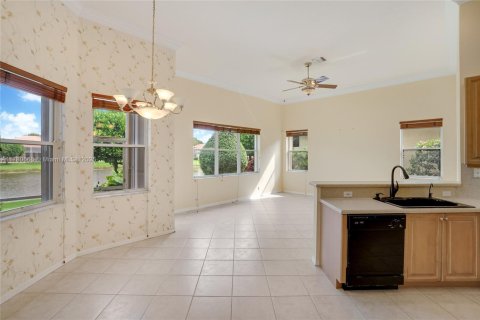 House in Delray Beach, Florida 3 bedrooms, 221.48 sq.m. № 1738774 - photo 10
