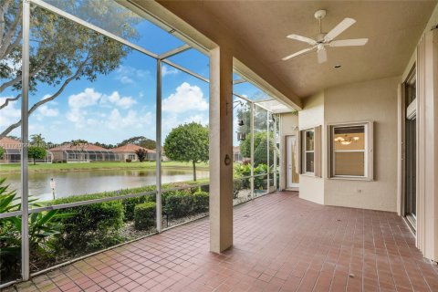 House in Delray Beach, Florida 3 bedrooms, 221.48 sq.m. № 1738774 - photo 2
