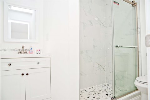 Снять в аренду виллу или дом в Лодердейл-бай-те-Си, Флорида 2.32м2, № 1949736 - фото 8