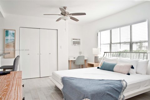 Снять в аренду виллу или дом в Лодердейл-бай-те-Си, Флорида 2.32м2, № 1949736 - фото 9