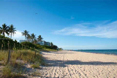 Снять в аренду виллу или дом в Лодердейл-бай-те-Си, Флорида 2.32м2, № 1949736 - фото 16