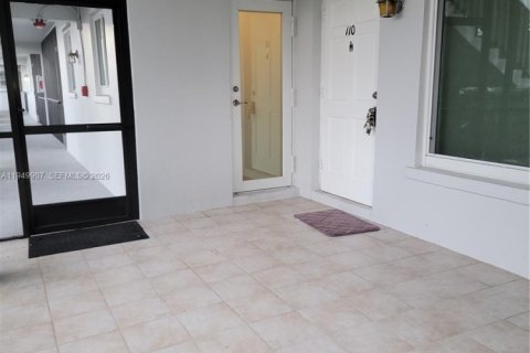 Copropriété à vendre à Pompano Beach, Floride: 2 chambres, 92.9 m2 № 2006306 - photo 27