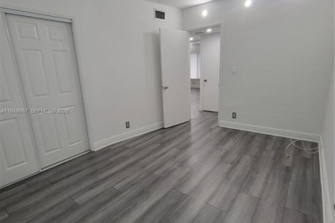 Condominio en venta en Pompano Beach, Florida, 2 dormitorios, 92.9 m2 № 2006306 - foto 17