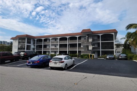 Condominio en Pompano Beach, Florida, 2 dormitorios  № 2006306