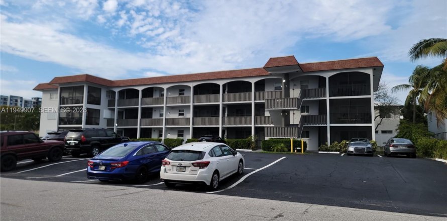 Condominio en Pompano Beach, Florida, 2 dormitorios  № 2006306