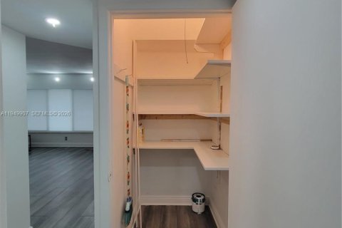 Condominio en venta en Pompano Beach, Florida, 2 dormitorios, 92.9 m2 № 2006306 - foto 16