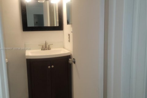 Copropriété à vendre à Pompano Beach, Floride: 2 chambres, 92.9 m2 № 2006306 - photo 25